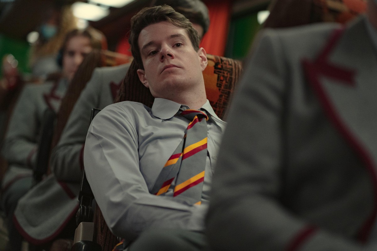 Mit wem wird Adam in Staffel 4 von "Sex Education" anbandeln?