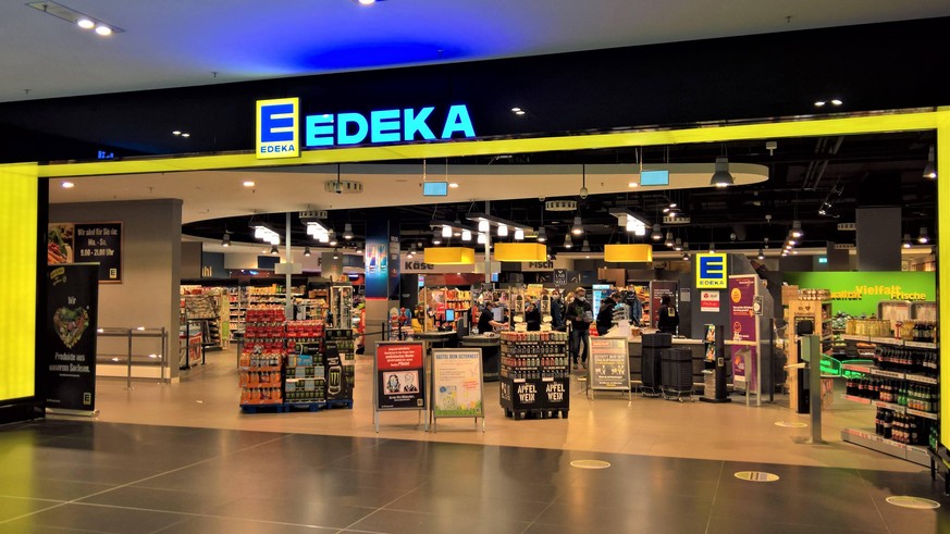 Edeka Lebensmittel - Markt in Leipzig, Einkaufszentrum Hoefe am Bruehl *** Edeka food market in Leipzig, shopping centre Hoefe am Bruehl