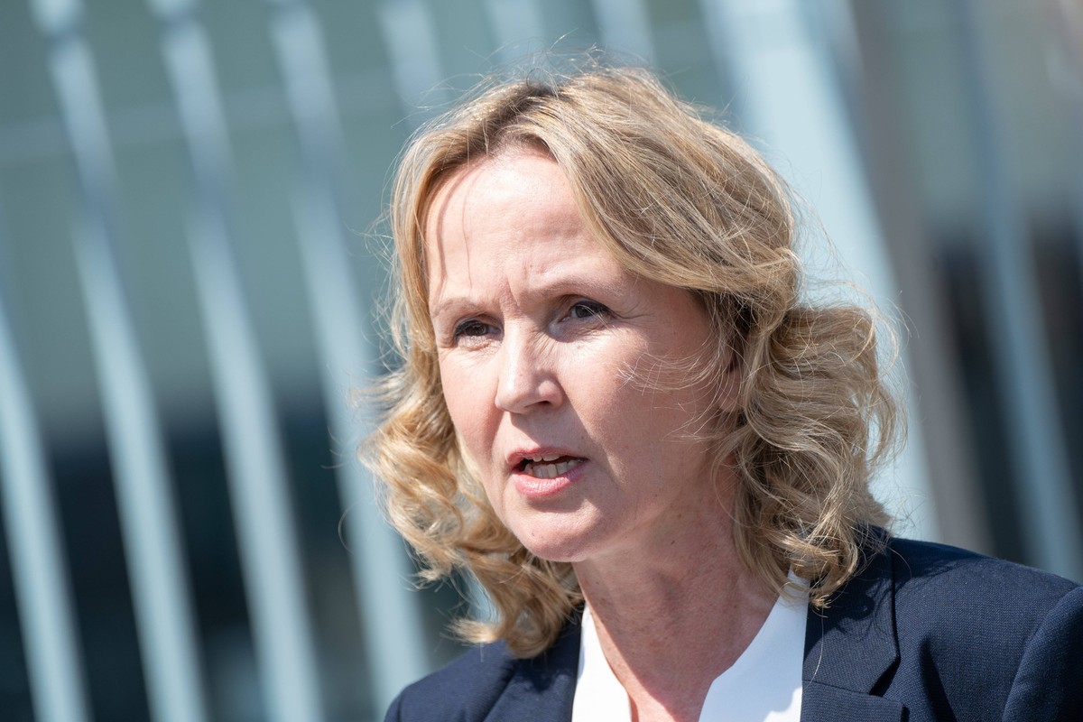 Pressestatement vor Bundeskanzleramt nach heutiger Kabinettsitzung Bundesumweltministerin Steffi Lemke gibt ein Statement zu aktuellen Entscheidungen abPressestatement vor Bundeskanzleramt nach heutig ...