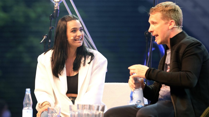 Amira Pocher und Oliver Pocher mit dem Programm Die Pochers hier beim Auftakt der Konzertreihe Back on Stage auf der Gilde Parkbühne. Hannover, 03.06.2021 *** Amira Pocher and Oliver Pocher with the p ...