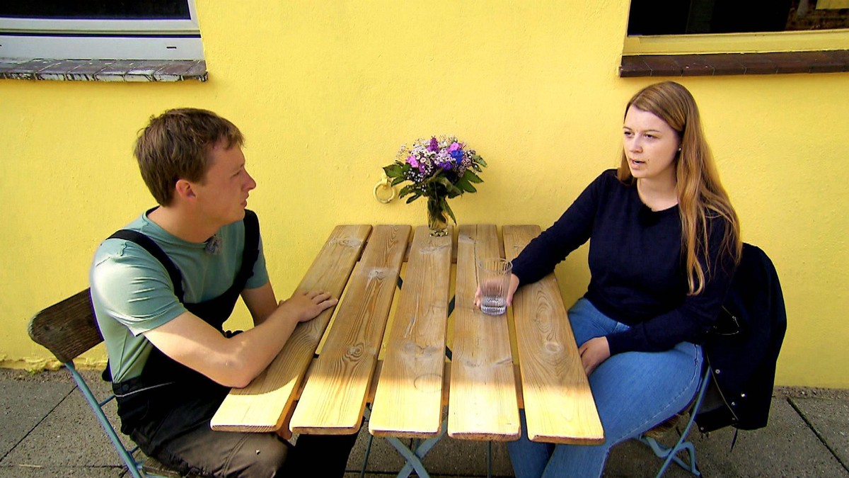 +++ ACHTUNG SPERRFRIST - KEINE VERÖFFENTLICHUNG VOR DEM 09.11.2021, 22:15 UHR +++
Saskia (25, gelernte Industriekauffrau) ist von Schafhalter Dirk (24) aus Schleswig-Holstein enttäuscht und möchte abr ...