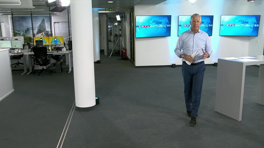 Chef-Moderator Peter Kloeppel im neuen Redaktions-Studio von RTL zu "RTL Aktuell" um 16.45 Uhr.