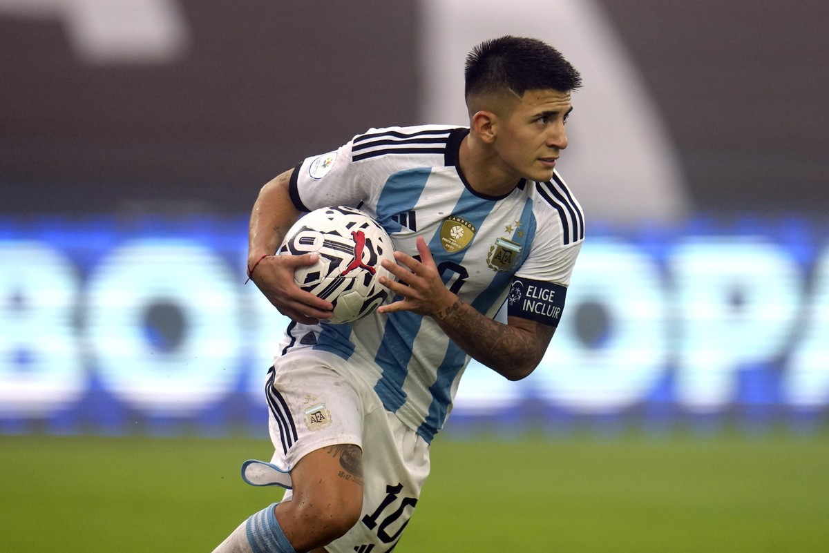 FILE - Argentina&#039;s Thiago Almada celebrates after he scored his team&#039;s second goal against Paraguay on a pitch blanketed by a light fog, during South America&#039;s under-23 pre-Olympic tour ...