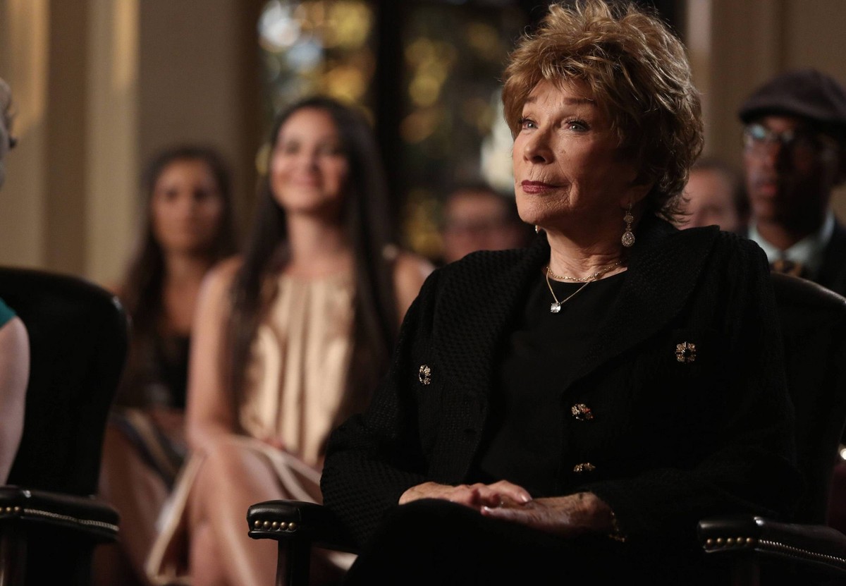 GLEE: Shirley MacLaine guest-stars Los Angeles CA PUBLICATIONxINxGERxSUIxAUTxONLY 32409_030THA
Glee Shirley MacLaine Guest Stars Los Angeles Approx PUBLICATIONxINxGERxSUIxAUTxONLY 32409_030THA
