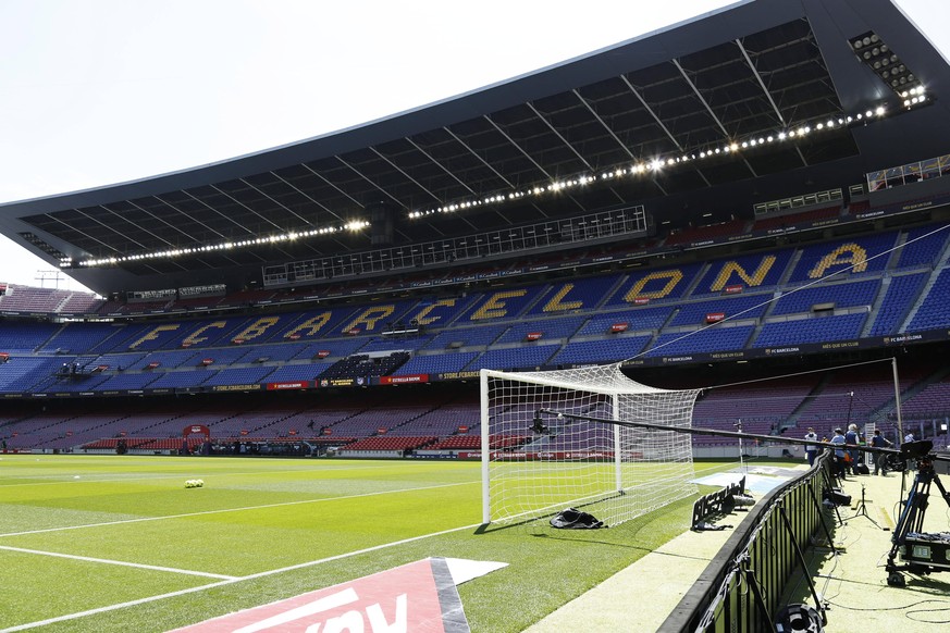 Die UEFA könnte hohe Strafen an abtrünnige Vereine wie den FC Barcelona verhängen