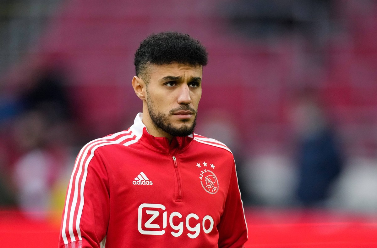 AMSTERDAM, 13-02-2022, JohanCruyff Arena , season 2020 / 2021 , Dutch Eredivisie Football between Ajax and FC Twente , Ajax player Noussair Mazraoui Ajax -Twente PUBLICATIONxNOTxINxNED x15372203x Copy ...