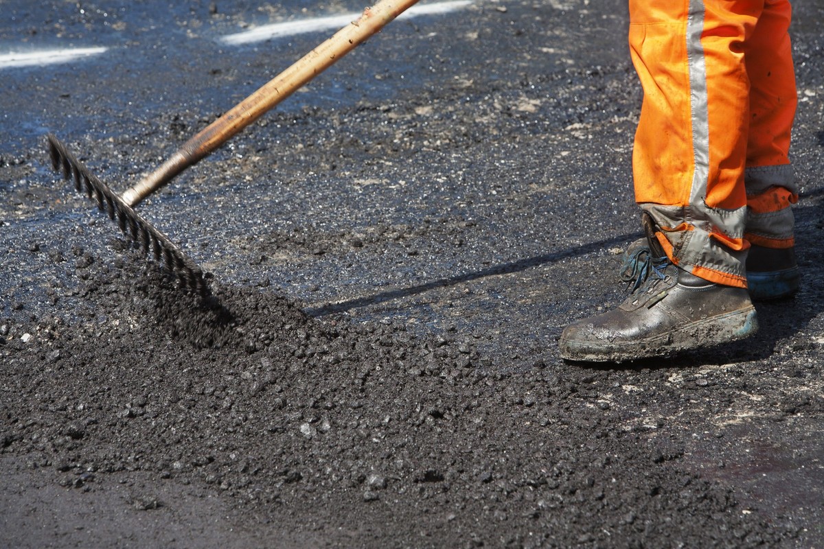Road worker, 13.01.2016 14:42:40, Copyright: xkievithx Panthermedia15798097