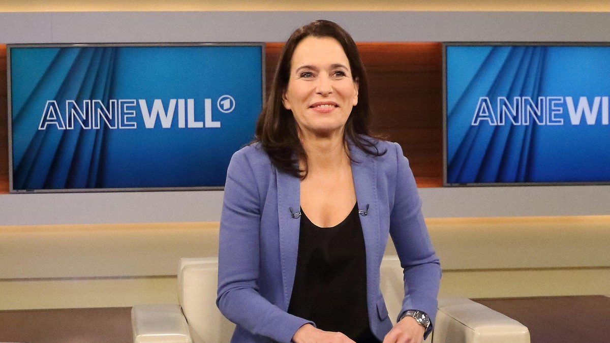 Anne Will (Moderatorin) in ihrer ARD-Talkshow ANNE WILL am 12.03.2017 in Berlin Thema der Sendung: Welcher Weg fuehrt aus der Krise mit der Tuerkei?