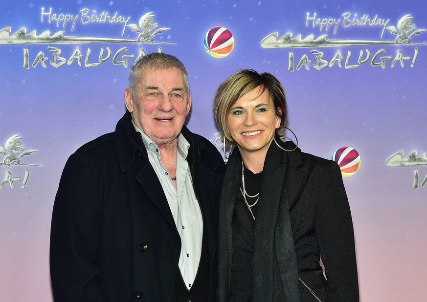 40 Jahrte ãHappy Birthday TabalugaÒ Annika Kärsten-Hoenig, Ehefrau von Heinz Hoenig Ankœnft blauer Teppich zur Premiere von 40 Jahre ãHappy Birthday TabalugaÒ am 27. März im Zoo Palast in Berlin *** 4 ...