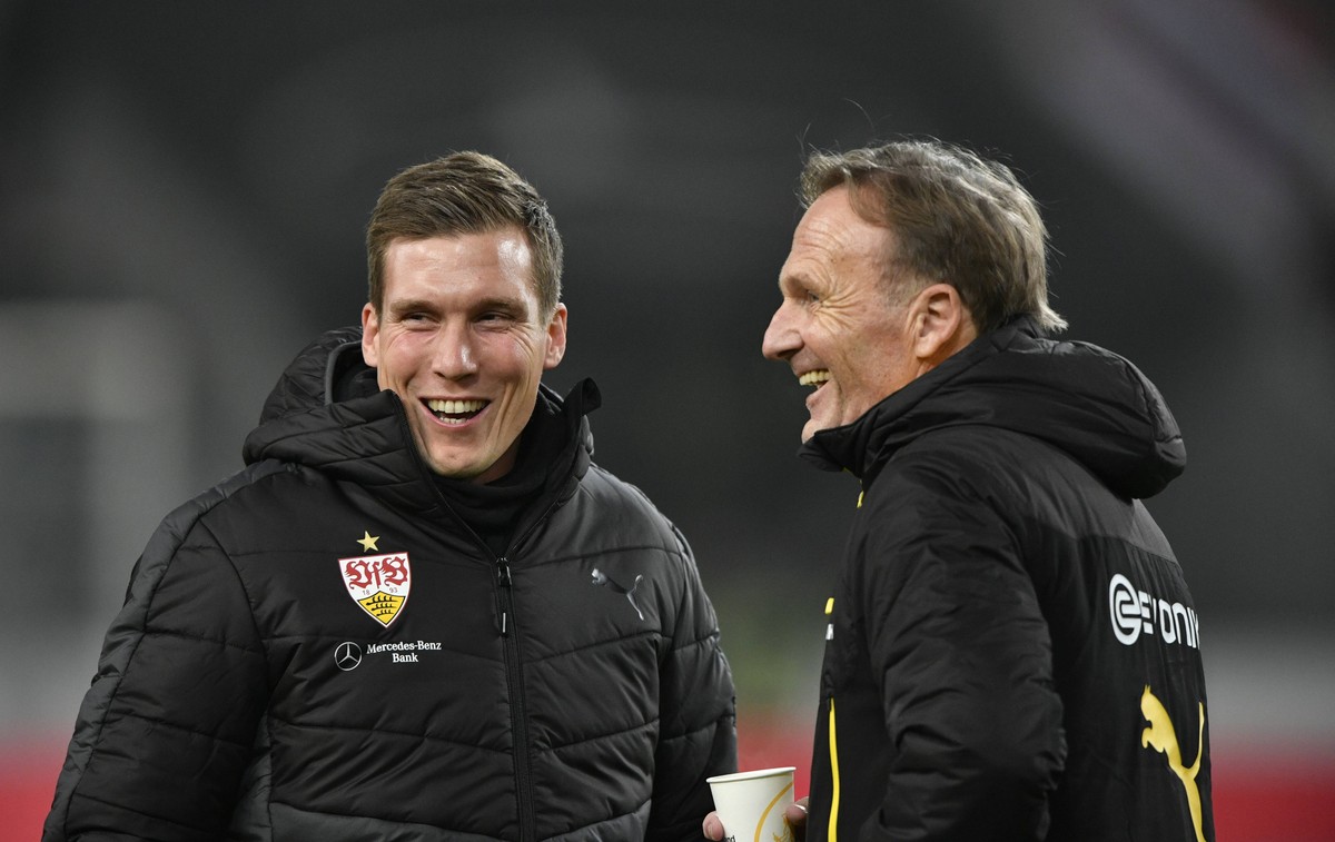 Die verstehen sich: Hannes Wolf (l.) lacht mit Aki Watzke um die Wette.