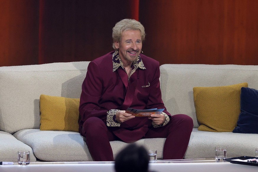 ZDF-Unterhaltungsshow Wetten dass.. - live aus Offenburg Moderator Thomas Gottschalk anlässlich der ZDF-Unterhaltungsshow Wetten dass.. vom 25.11.2023. Live-Übertragung aus der Baden-Arena Offenburg,  ...