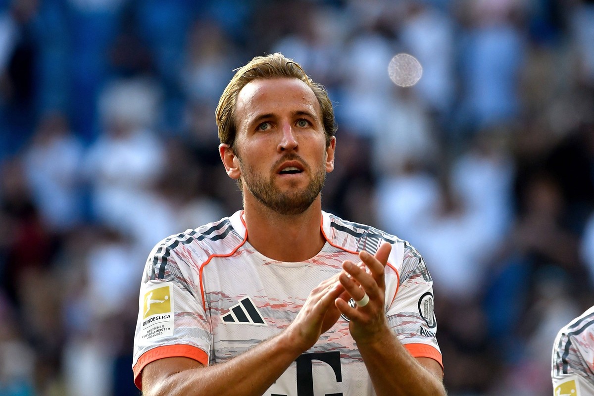20.09.2025, PreZero Arena, Sinsheim, GER, 1.FBL, TSG Hoffenheim vs FC Bayern M�nchen , im Bild Harry Kane M�nchen DFL regulations prohibit any use of photographs as image sequences and/or quasi-video. ...
