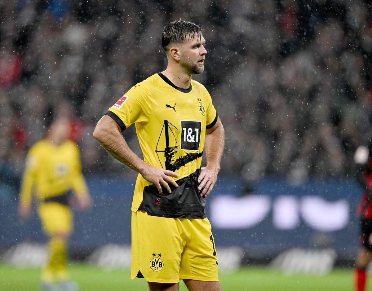 29.10.2023, Hessen, Frankfurt/Main: Fußball, Bundesliga, Eintracht Frankfurt - Borussia Dortmund, 9. Spieltag, im Deutsche Bank Park. Dortmunds Niclas Füllkrug reagiert. Foto: Arne Dedert/dpa - WICHTI ...