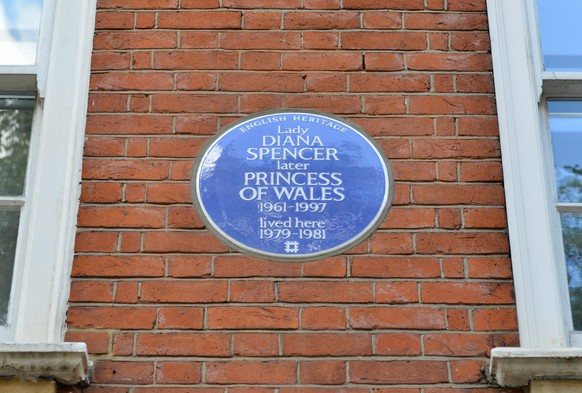 Diese Tafel ziert nun Dianas ehemaliges Wohnhaus in London.