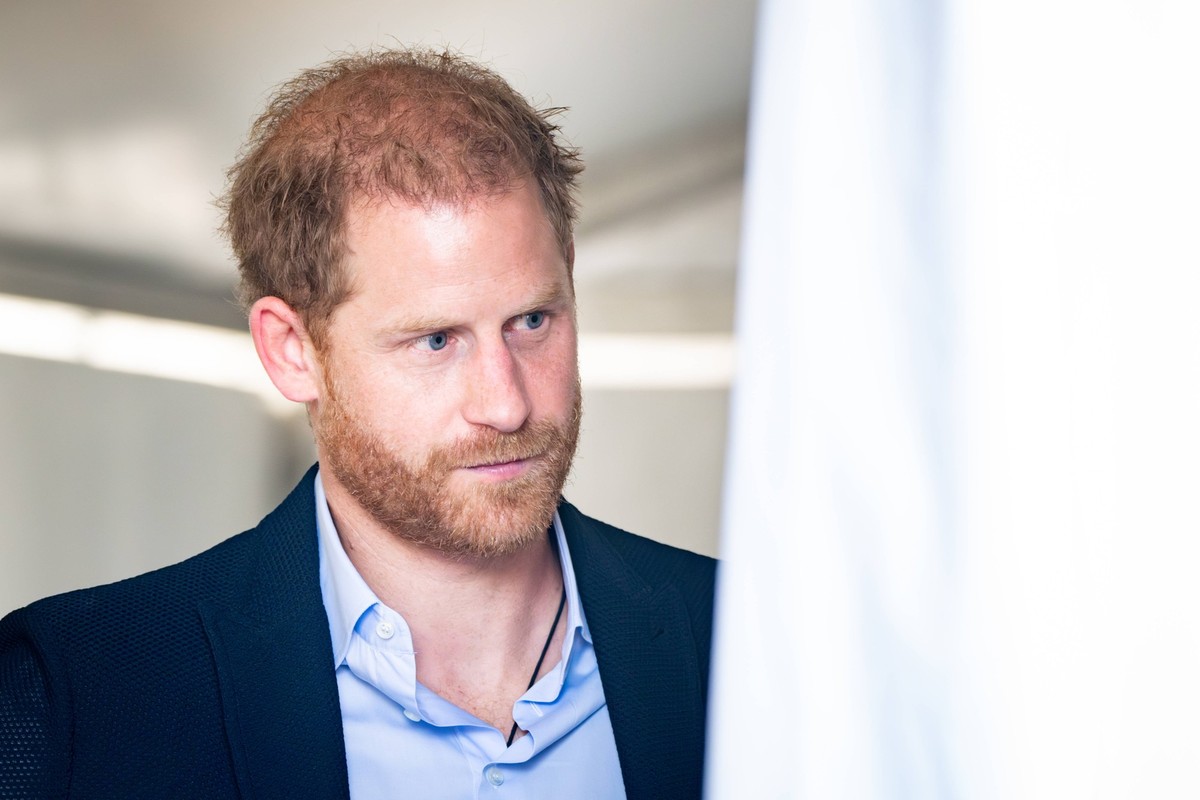 Prinz Harry zu Besuch bei den Invictus Games 2023 in Duesseldorf Prinz Harry, Duke of Sussex im Portrait im Gespraech mit Wettkaempfer der Invictus Games 2023 in Duesseldorf, Duesseldorf, 11.09.2023 D ...