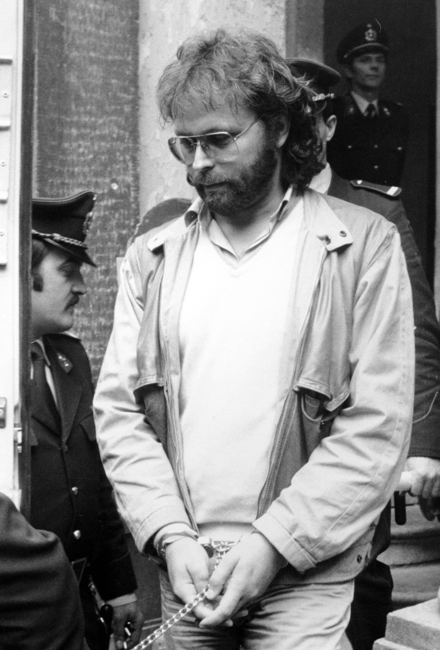 1984 wird Olofsson nach spektakulärer Flucht in Belgien dem Richter vorgeführt.