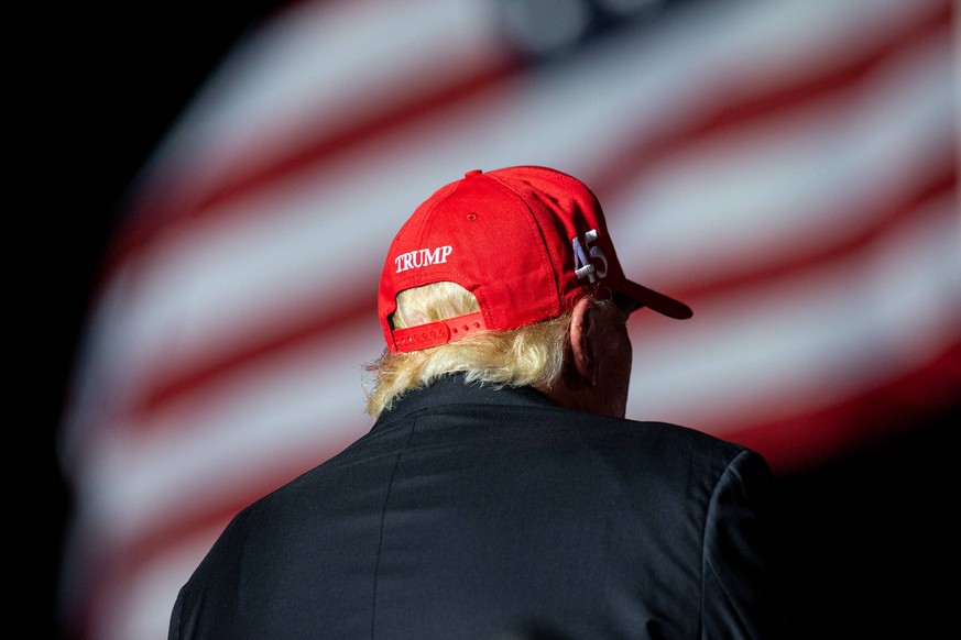 News: Donald Trump Rally Oct 22, 2022 Robstown, TX, USA Former President Donald Trump greets an audience after being introduced on stage during his Texas rally at the Richard M. Borchard Regional Fair ...