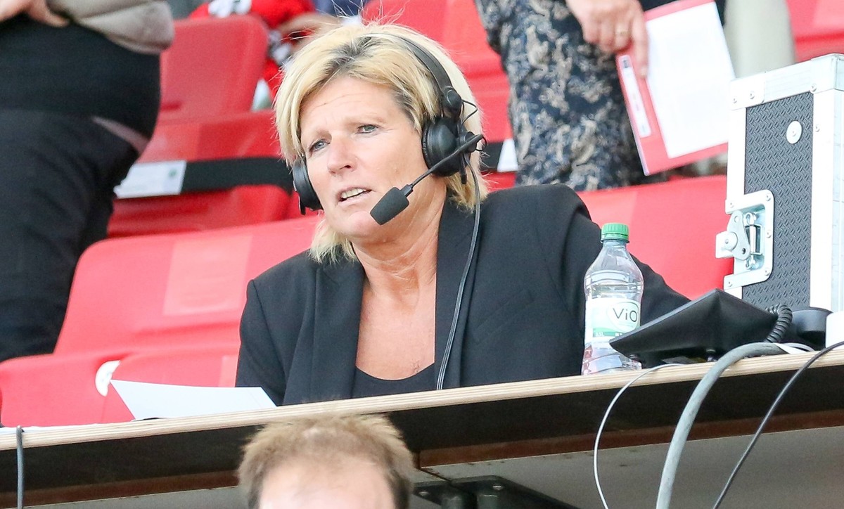 Fußball Frauen Länderspiel Deutschland - Österreich am 06.10.2018 im Stadion Essen in Essen Moderatorin Claudia Neumann vom ZDF DFL REGULATIONS PROHIBIT ANY USE OF PHOTOGRAPHS AS IMAGE SEQUENCES AND/O ...