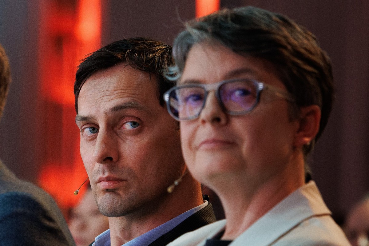 ARCHIV - 22.09.2025, Berlin: Nicola Böcker-Giannini (r), Berliner SPD-Landesvorsitzende, sitzt neben Martin Hikel, Berliner SPD-Landesvorsitzender, bei einer Veranstaltung zur Vorstellung des Zukunfts ...