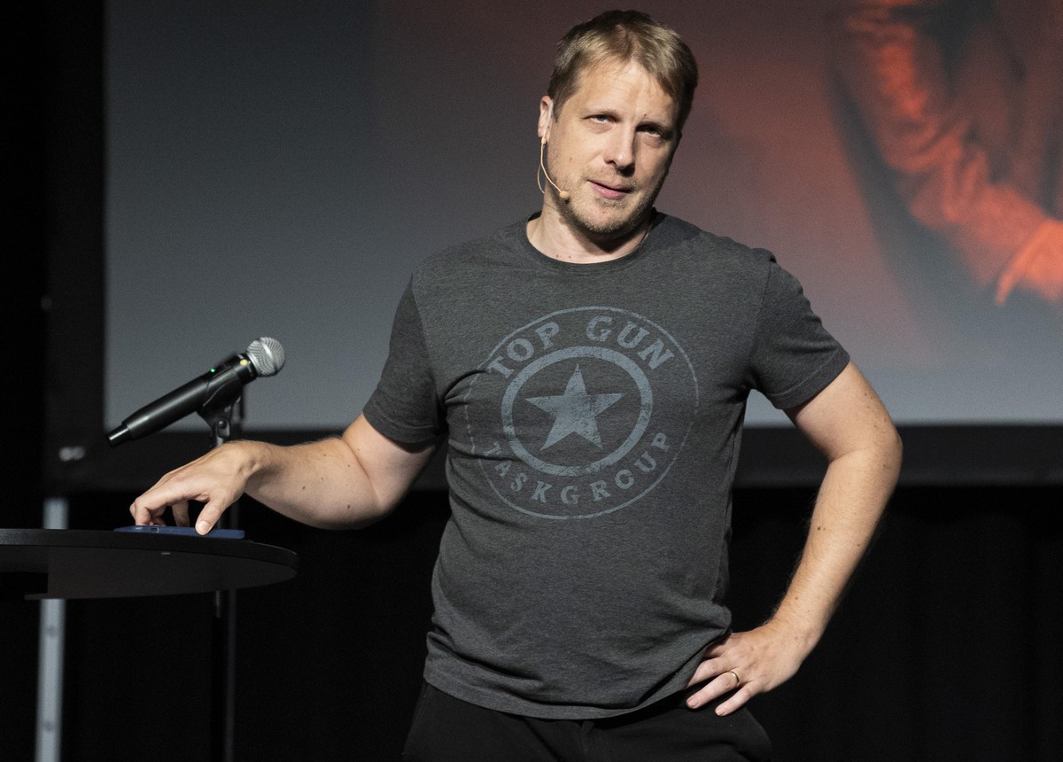 Unterhaltung: Oliver Pocher - gefährlich ehrlich am 07.10.2021 in Solingen (Nordrhein-Westfalen). Oliver Pocher steht im Cobra in Solingen auf der Bühne