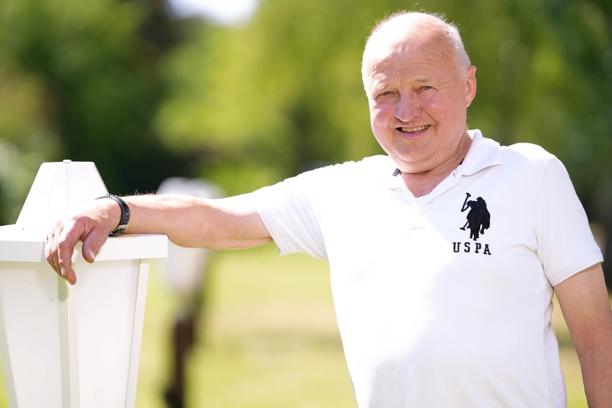 Reitlehrer Heiner (70) aus Bayern


+++ Die Verwendung des sendungsbezogenen Materials ist nur mit dem Hinweis und Verlinkung auf RTL+ gestattet. +++