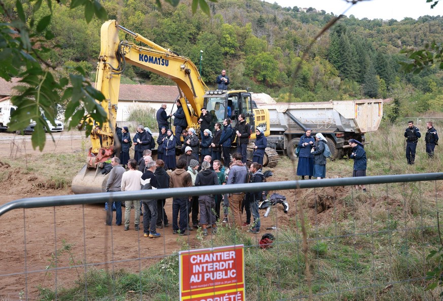 Ardèche: blocage du chantier de la basilique ND des neiges PHOTOPQR/LE DAUPHINE/Stéphane MARC Saint-Pierre-de-Colombier 16/10/2023 Saint-Pierre de Colombier/ Ardèche le 16/10/3023 Stéphane Marc/ Le Da ...