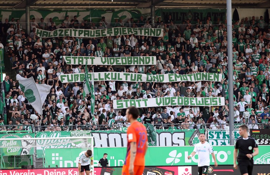 In der Bundesliga verzweifelten viele Fans an der neu eingeführten Technik