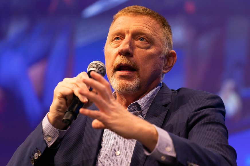 23.03.2023, Baden-Württemberg, Rust: Boris Becker spricht mit dem Sportjournalisten Masefield (nicht im Bild) auf der Bühne der Internet-Branchentagung «Cloudfest» . Becker spricht bei dem Treffen der ...