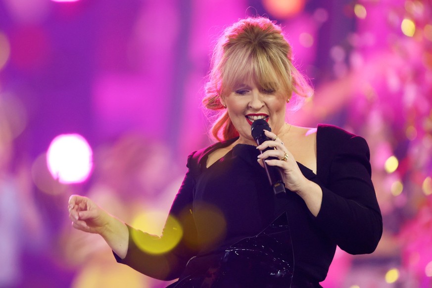 BERLIN, GERMANY - APRIL 22: Maite Kelly performs on stage during the Giovanni Zarrella show at Studio Berlin Adlershof on April 22, 2023 in Berlin, Germany. (Photo by Ben Kriemann/Getty Images)