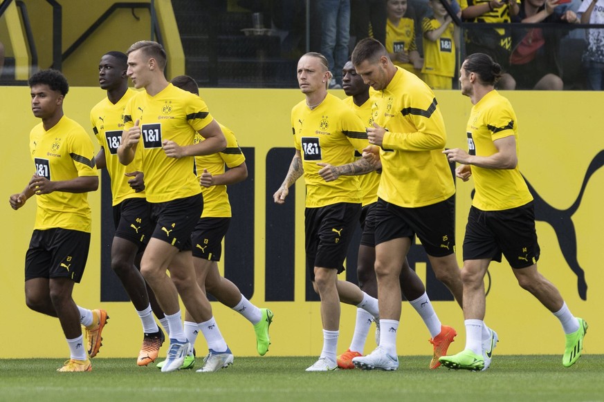 Das junge Dortmunder Team will dank zahlreicher Neuzugänge dem FC Bayern in dieser Saison im Meisterschaftskampf gefährlich werden.