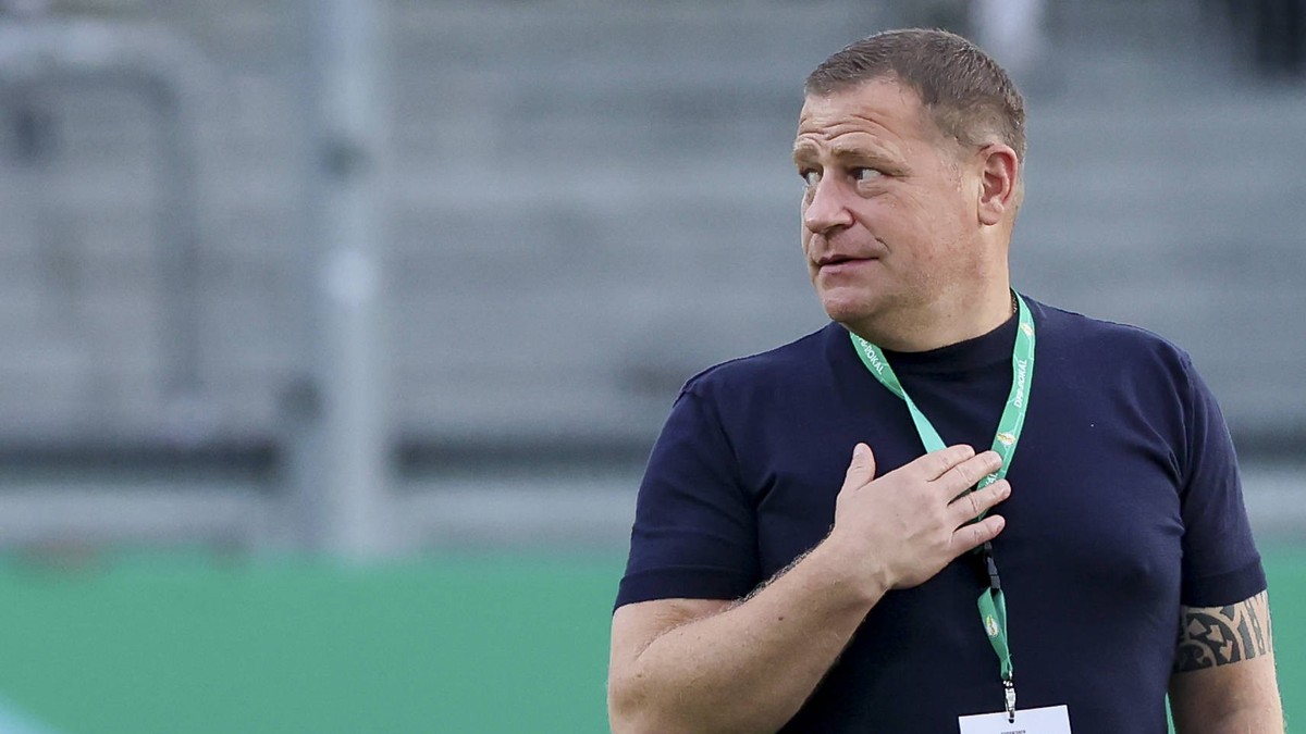 Sportvorstand Max Eberl FC Bayern Muenchen schaut, DFB-Pokal, SV Wehen Wiesbaden v FC Bayern Muenchen, Brita-Arena am 27. August 2025 in Wiesbaden, Deutschland. Foto von Marco Steinbrenner/DeFodi Imag ...