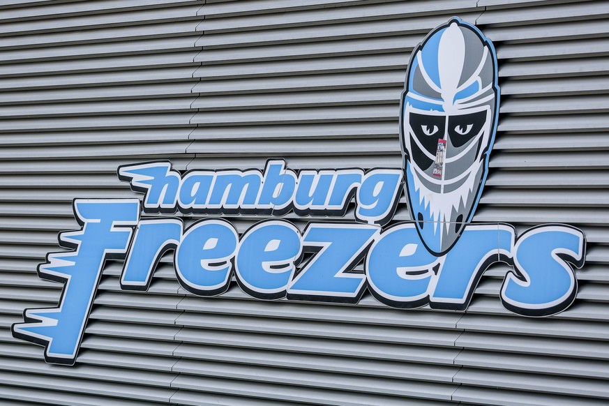 Hamburg, Volksbank Arena, Eishockey, DEL, Saison 2015 / 2016, Freezers, Schild, Aussenansich an der Trainingshalle

Hamburg People\u0026#39;s Bank Arena Ice hockey DEL Season 2015 2016 Freezers Shie ...