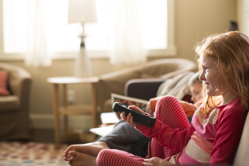 Kinder vor dem Fernseher