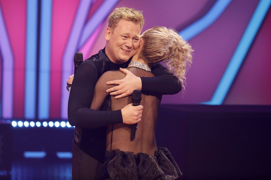 Jens Knossi Knossalla mit Isabel Edvardsson in der vierten Live-Show der 16. Staffel der RTL-Tanzshow Let s Dance im MMC Coloneum. Köln, 17.03.2023 *** Jens Knossi Knossalla with Isabel Edvardsson in  ...