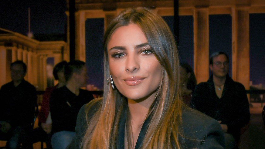 12.11.2021, xlakx, Entertainment Fernsehen TV, RIVERBOAT Berlin 2021 emspor, v.l. Sophia Thomalla Berlin *** 12 11 2021, xlakx, entertainment television TV, RIVERBOAT Berlin 2021 emspor, v l Sophia Th ...