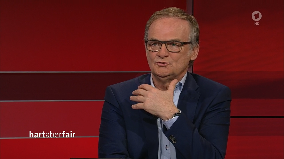 Talkmaster Frank Plasberg ist persönlich empört.