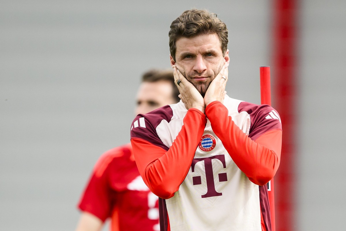 ARCHIV - 15.04.2025, Bayern, München: Fußball: Champions League, Inter Mailand - Bayern München, K.o.-Runde,Viertelfinale, Rückspiel. Abschlusstraining FC Bayern auf dem Trainingsgelände an der Säbene ...