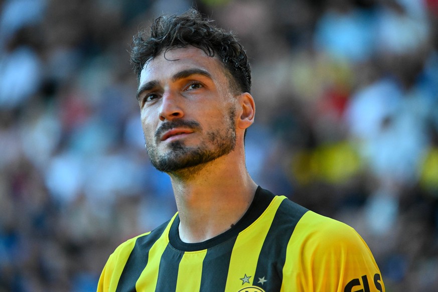 SOCCER - Dortmund vs Valencia, test match ALTACH,AUSTRIA,18.JUL.22 - SOCCER - ADMIRAL Bundesliga, Primera Division, Borussia Dortmund vs Valencia CF, test match. Image shows Mats Hummels Dortmund. PUB ...