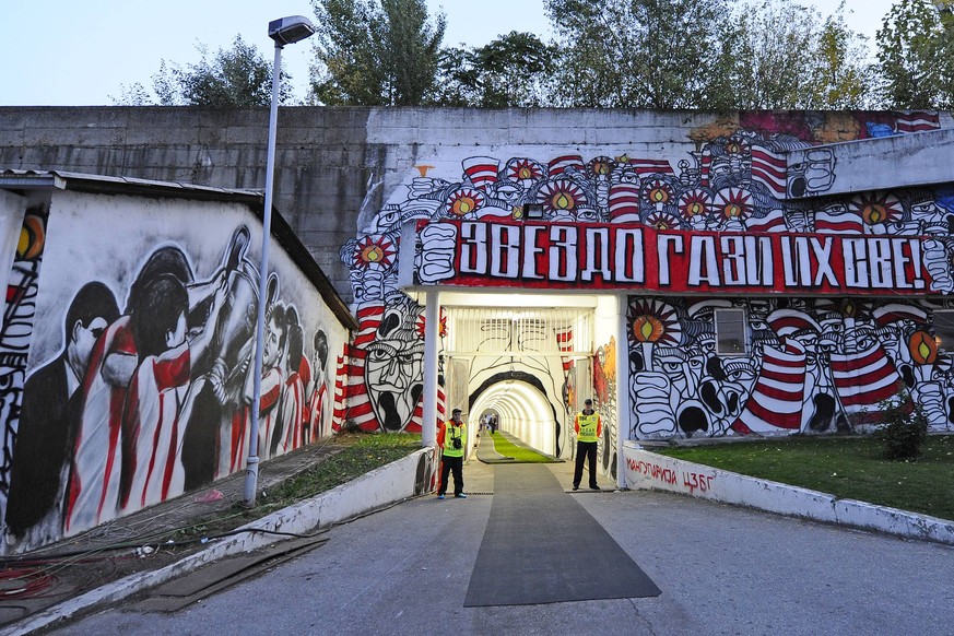 Ein Bild von 2011 zeigt die Tunnelanlage zum Stadion Rajko Mitić – auch bekannt als Marakana. 