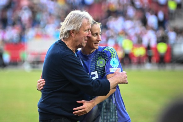 ARCHIV - 16.07.2024, Niedersachsen, Hannover: Fu�ball, Frauen: EM-Qualifikation, Deutschland - �sterreich, Liga A, Gruppe 4, 6. Spieltag, Heinz von Heiden-Arena. Horst Hrubesch, Bundestrainer der Frau ...