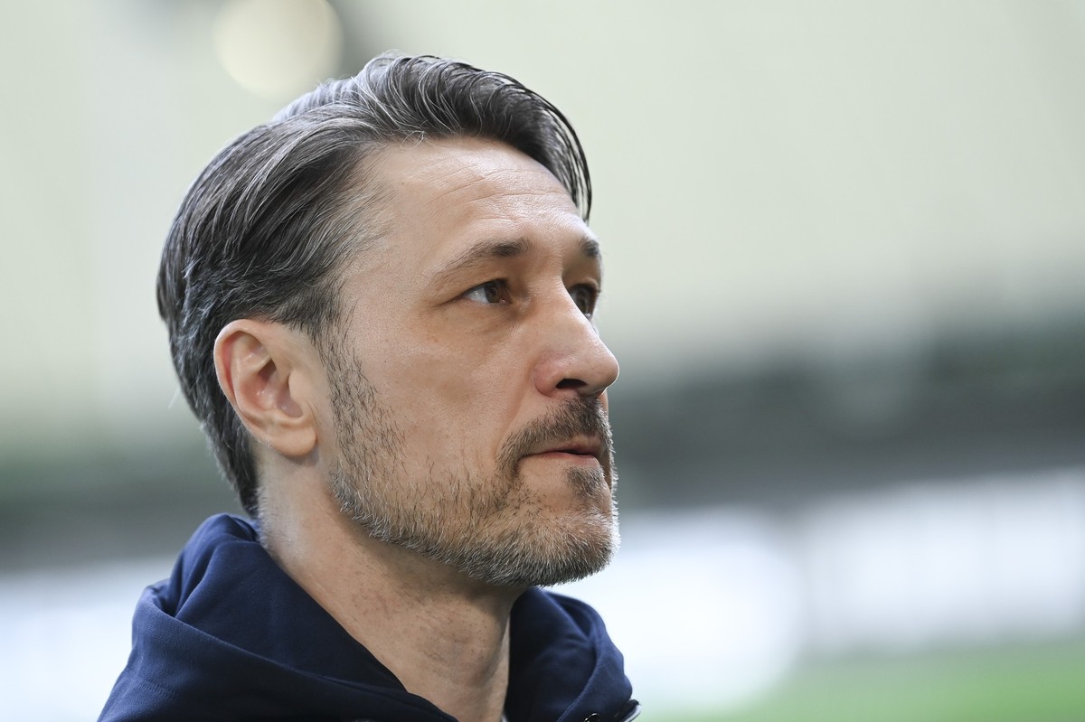 ARCHIV - 16.03.2024, Niedersachsen, Wolfsburg: Fußball: Bundesliga, VfL Wolfsburg - FC Augsburg, 26. Spieltag, Volkswagen Arena. Wolfsburgs Ex-Trainer Niko Kovac ist vor dem Spiel im Stadion. (zu dpa: ...