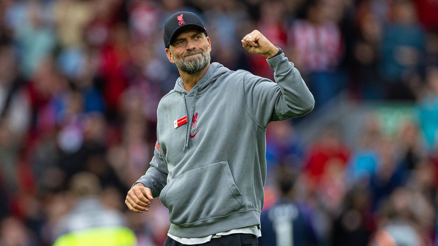 Football - FA Premier League - Liverpool FC v Brentford FC LIVERPOOL, ENGLAND - Saturday, May 6, 2023: Liverpool s manager Jürgen Klopp celebrates in front of the Spion Kop after the FA Premier League ...