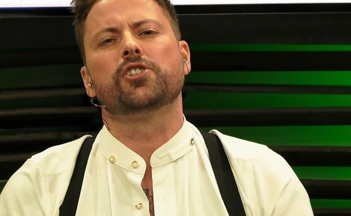Felix von Jascheroff macht Kim Virginia eine Ansage.