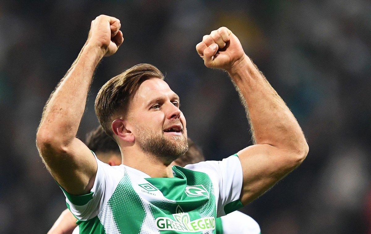 ARCHIV - 28.01.2023, Bremen: Werder Bremens Niclas Füllkrug jubelt über sein Tor zum 2:0 im Bundesliga-Spiel gegen den VfL Wolfsburg. Fußball-Nationalspieler Niclas Füllkrug wechselt innerhalb der Bun ...