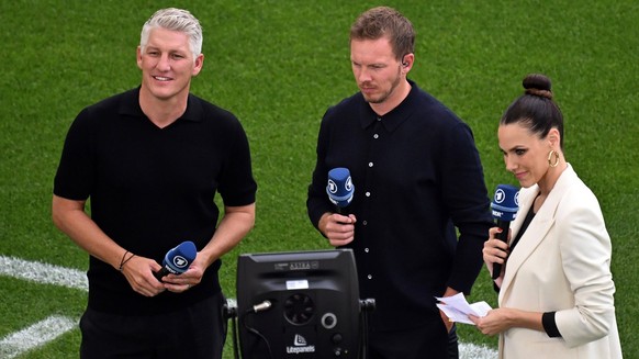 05.07.2024, xjhx, Fussball EM 2024 1/4 Finale, Deutschland - Spanien emspor, v.l. Kommentator Bastian Schweinsteiger, Trainer Julian Nagelsmann Deutsche Fussball Nationalmannschaft DFB, Moderatorin Es ...