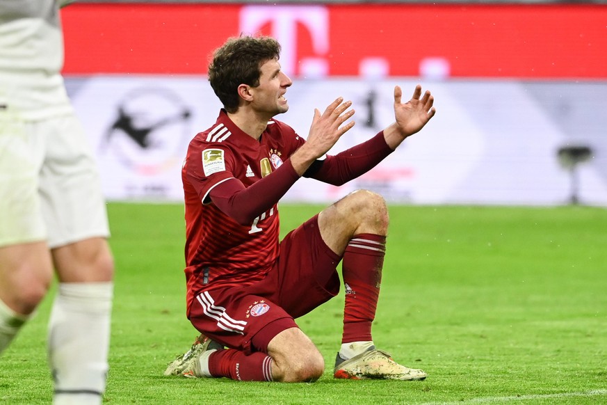 Fußball: Bundesliga, Bayern München - Borussia Mönchengladbach, 18. Spieltag, Allianz Arena. Münchens Thomas Müller reagiert nach einer vergebenen Chance. WICHTIGER HINWEIS: Gemäß den Vorgaben der DFL ...