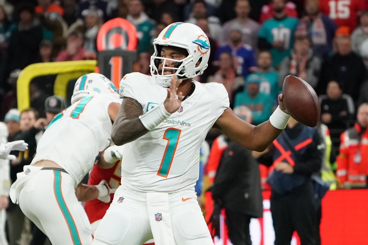 Quarterback Tua Tagovailoa QB 1, Miami Dolphins - Frankfurt 05.11.2023: Kansas City Chiefs vs. Miami Dolphins, NFL, American Football Herren, USA International Game, Deutsche Bank Park *** Quarterback ...