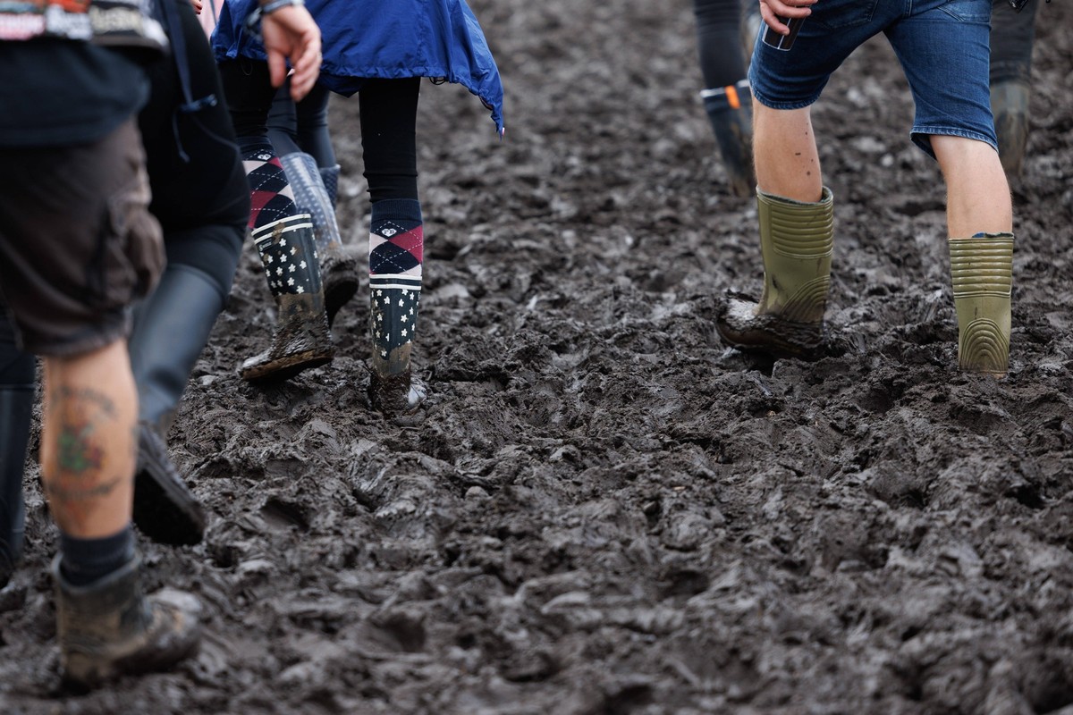 Wacken 2023 totaler Anreisestop wegen der Wetterlage, Welle der Hilfsbereitschaft Obwohl es am Dienstag wegen der Starkregen tats�chlich absoluten Anreisestop auf dem Wacken Open Air gibt, freuten sic ...