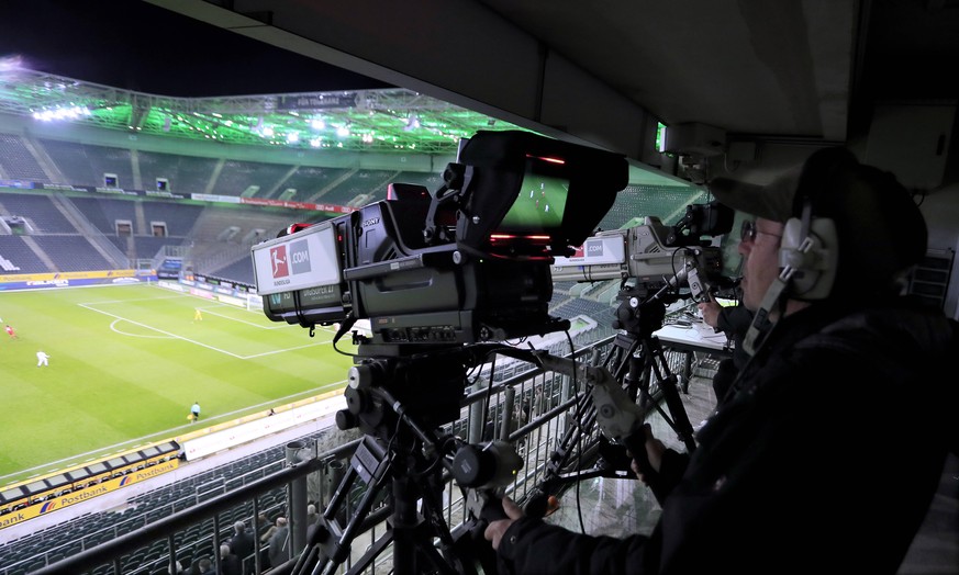 GEISTERSPIEL ohne Zuschauer TV SKY DFL Fussball Bundesliga Saison 2019 - 2020 Spiel Borussia Moenchengladbach - 1. FC Koeln am11. 03. 2020 in Moenchengladbach DFL REGULATIONS PROHIBIT ANY USE OF PHOTO ...