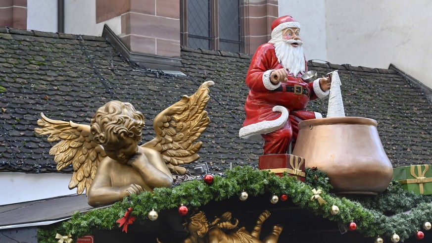 Christkind oder Weihnachtsmann: Wer die Geschenke in Deutschland bringt, darüber gibt es immer wieder Diskussionen.